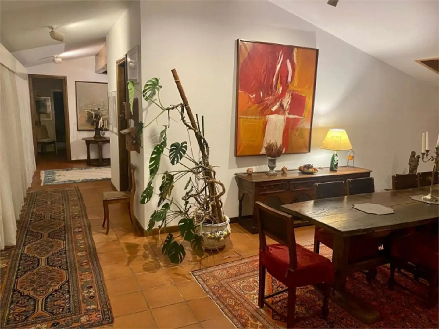 Attico di 3,5 stanze con arredi di alto standing - Foto 2 di 13