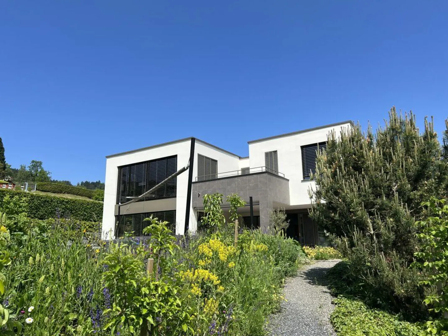 Geräumige Villa mit Büro - Foto 2 von 8