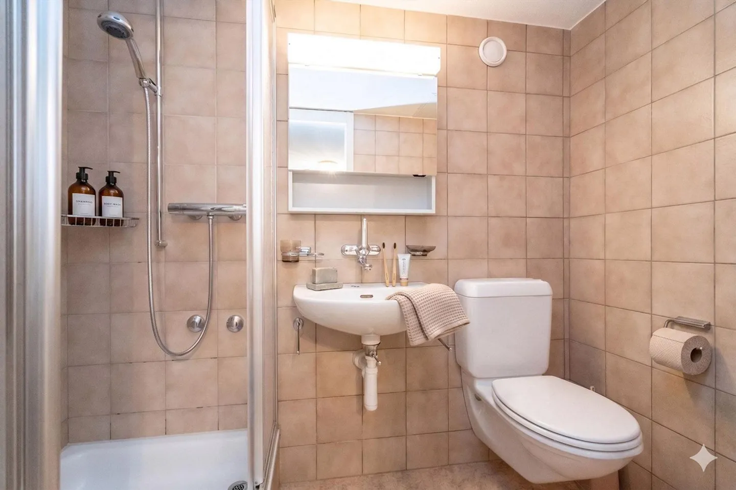 Bright 4.5-room apartment with parking space in Bolligen - Photo 10 of 13