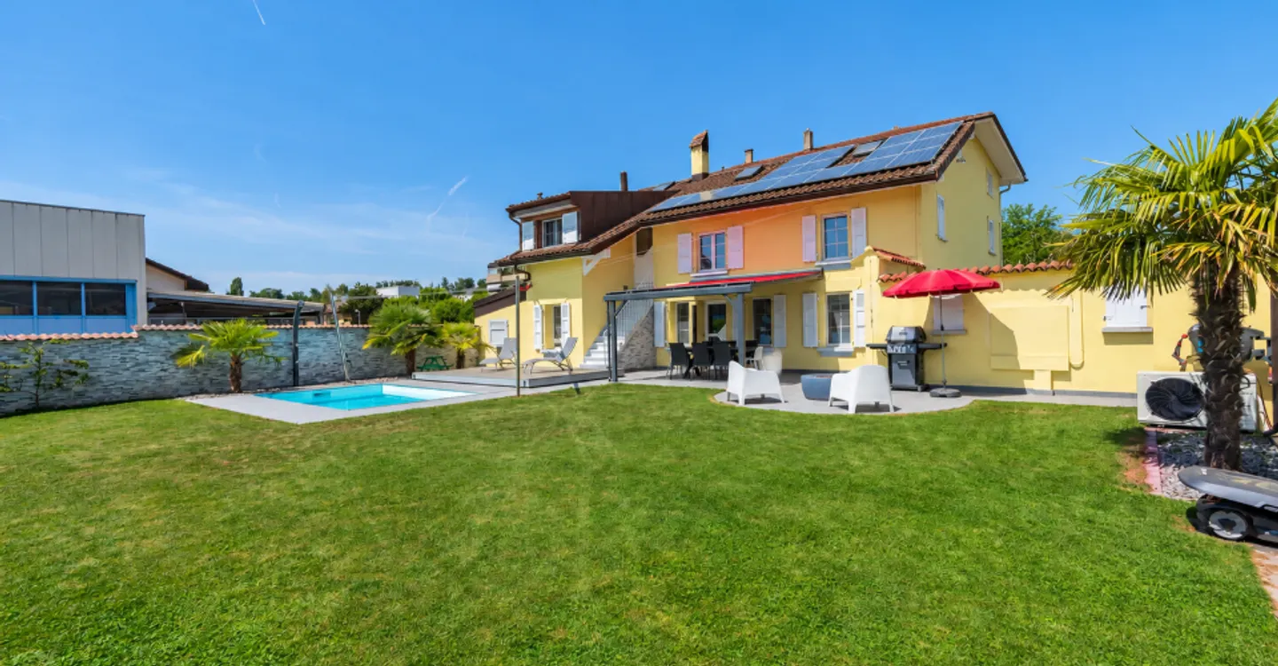 Villa individuelle de 5.5 p. avec piscine et jardin - Photo 3 of 10