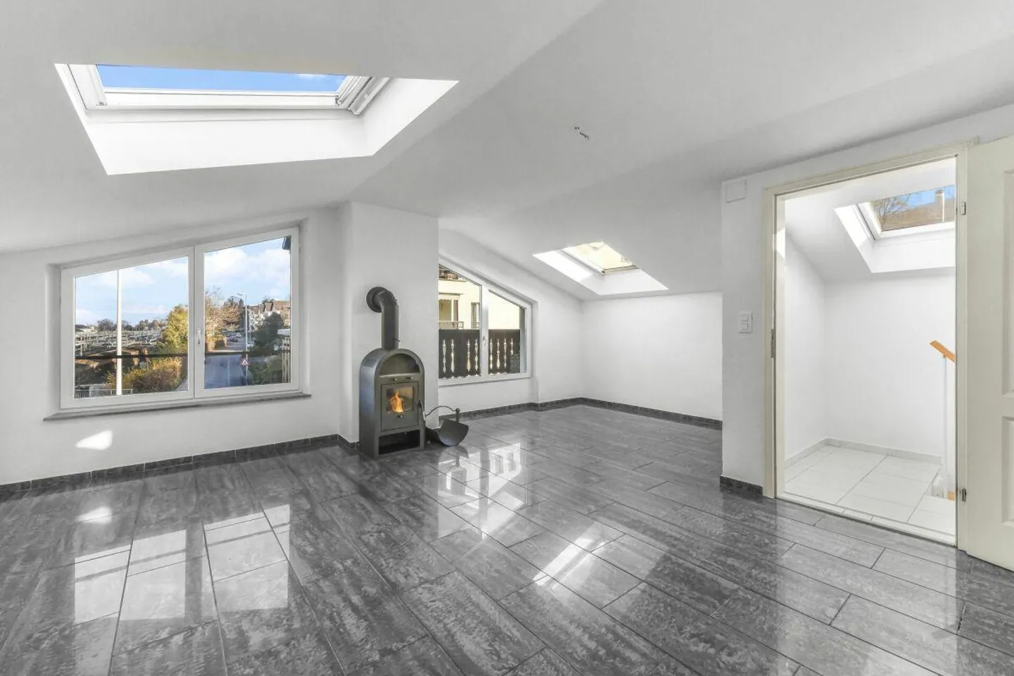 Multifunctional two-family house with generous space offerings - Photo 6 of 30