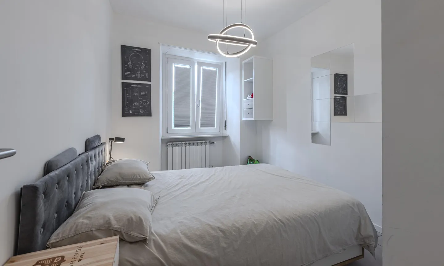 BARGAIN - WELCOMING AND MODERN 3.5 ROOMS RENOVATED IN FIGINO - Photo 5 of 8