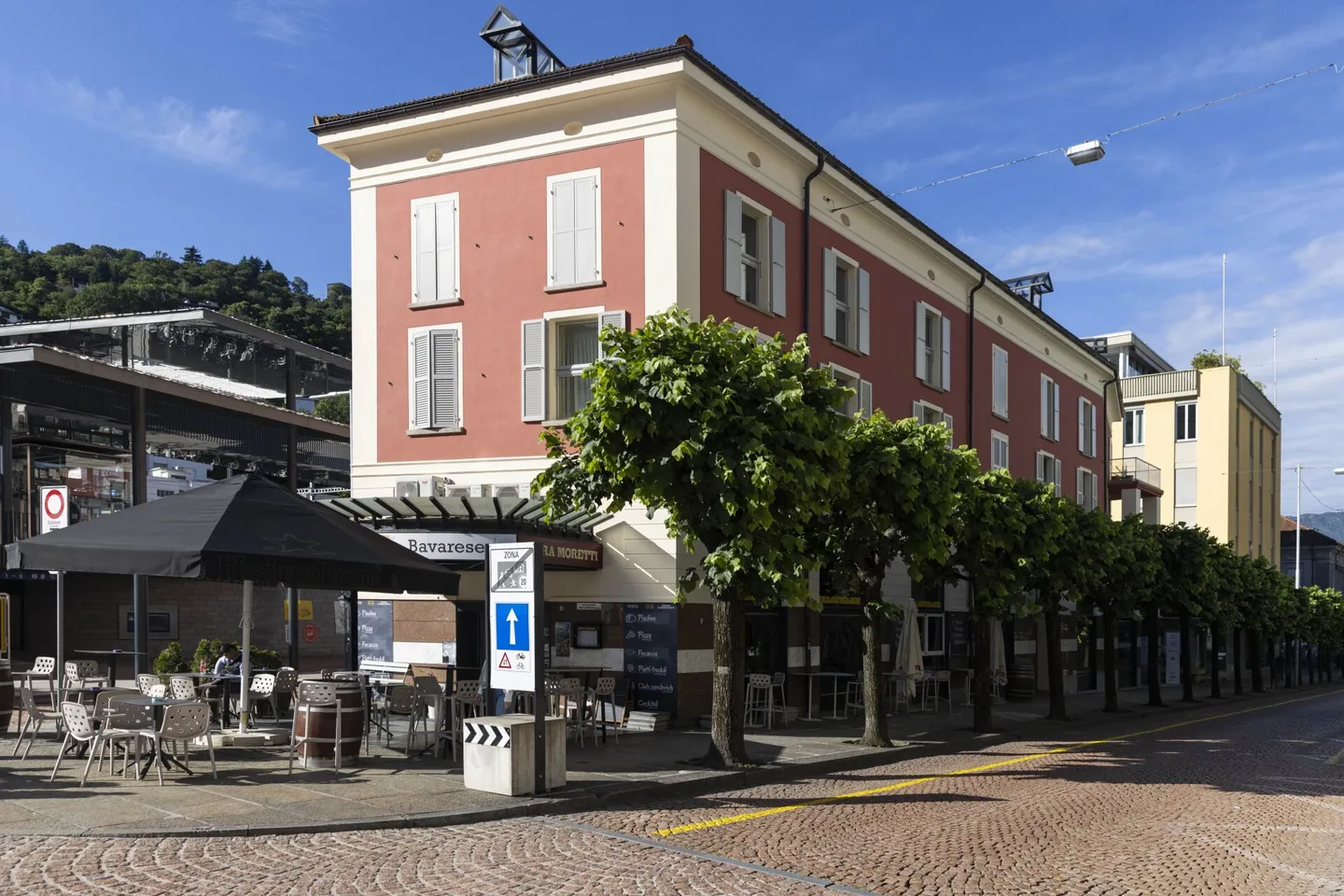 Investimento immobiliare: spazio commerciale locato con rendimento garantito - Foto 1 di 6