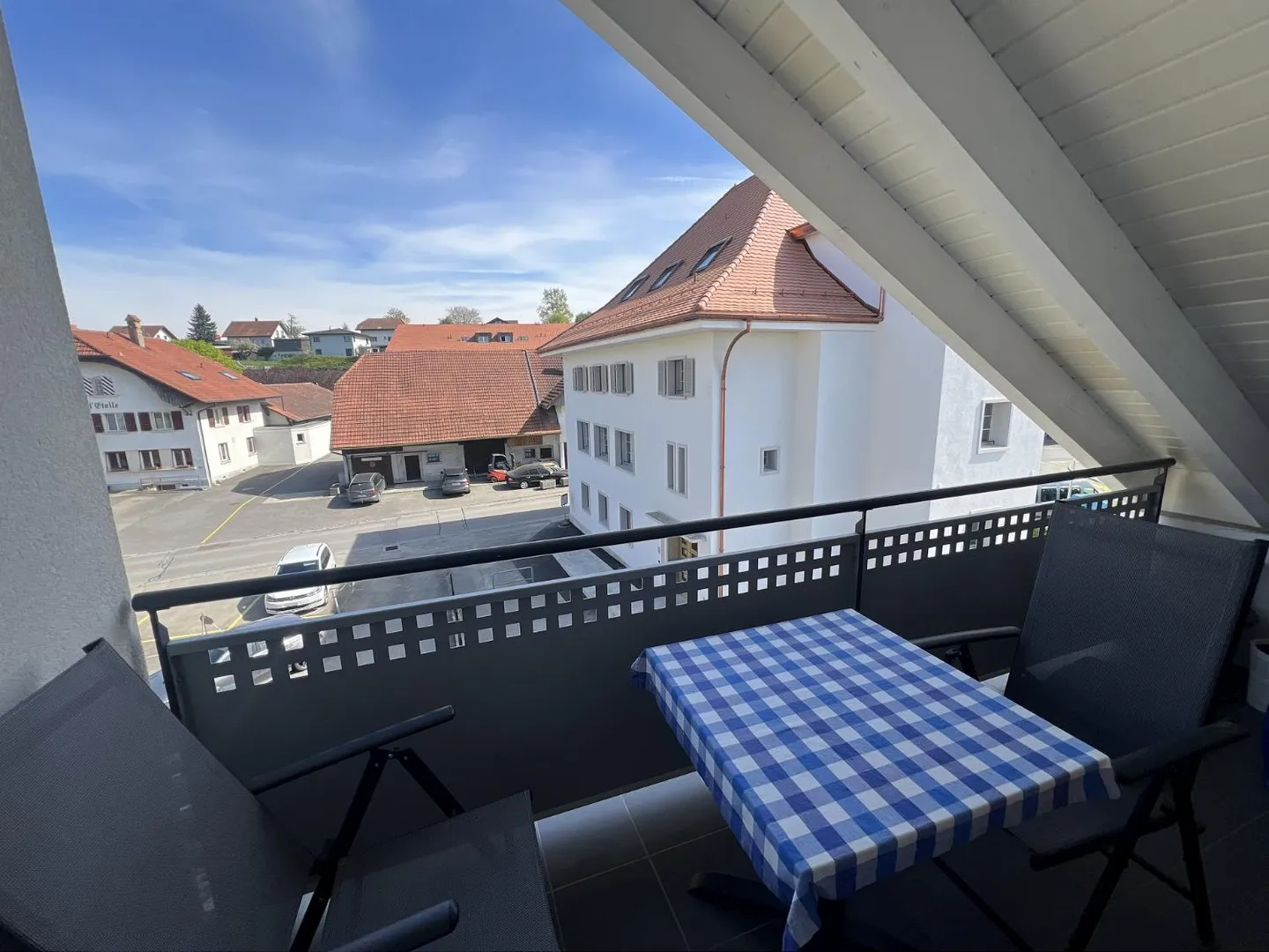 03310 - Appart. 2,5 PCES - RTE EGLISE 33 - COURTION - Foto 3 von 8