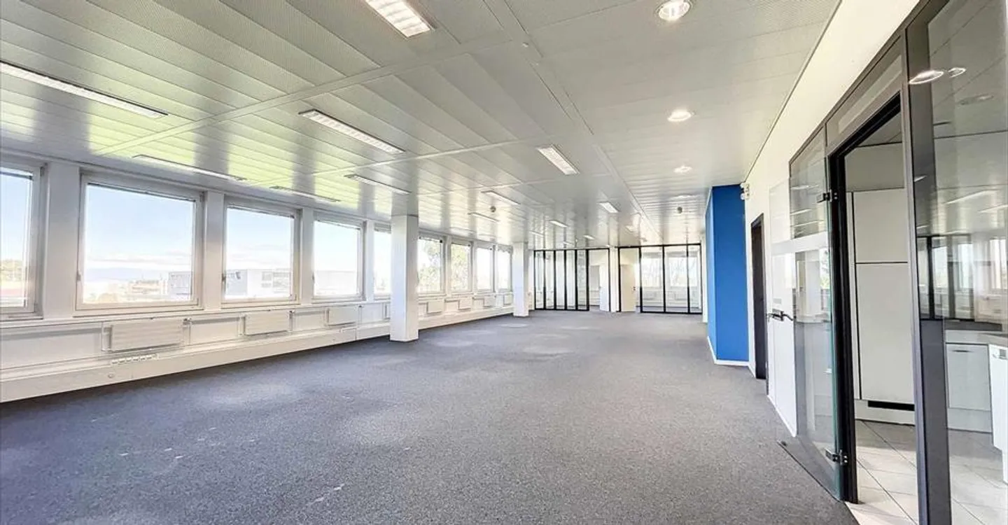 Office space for rent - Photo 3 of 13