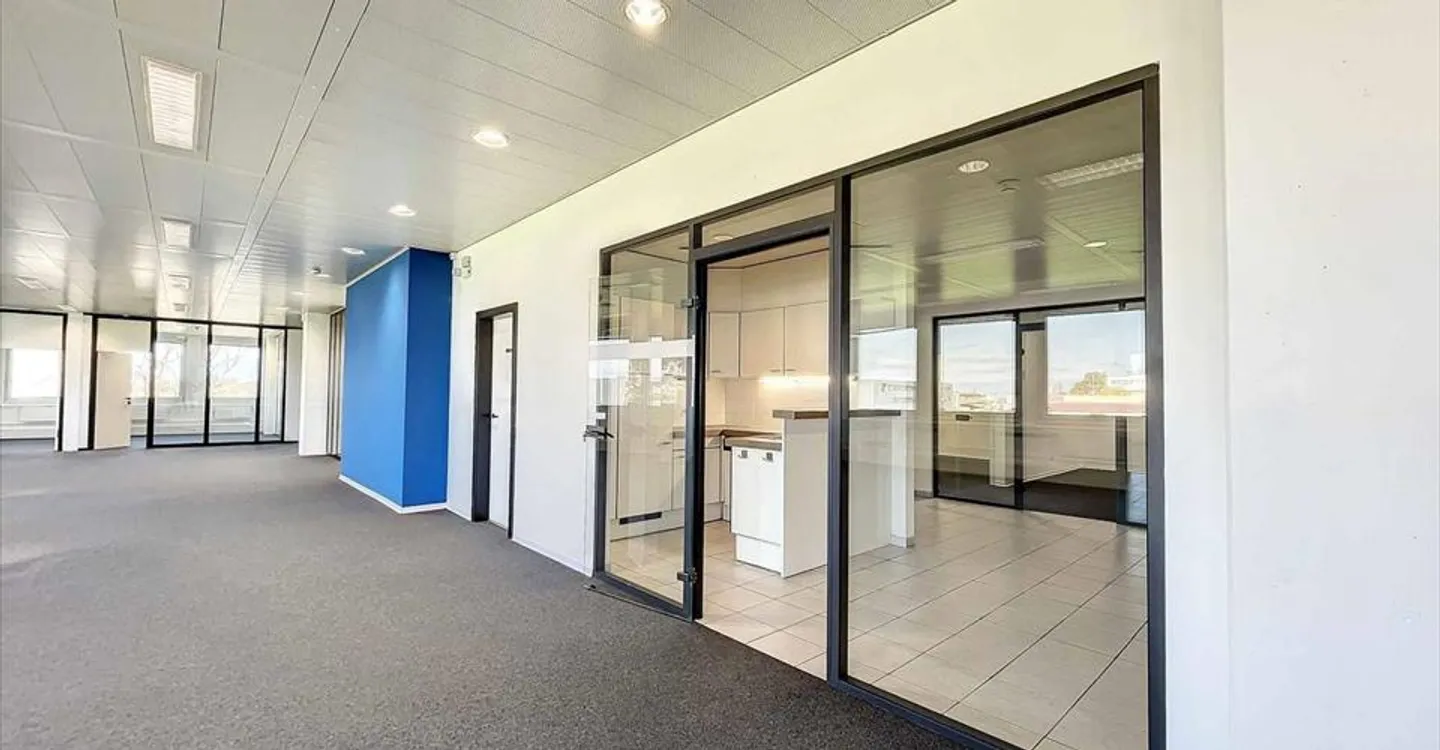 Office space for rent - Photo 6 of 13