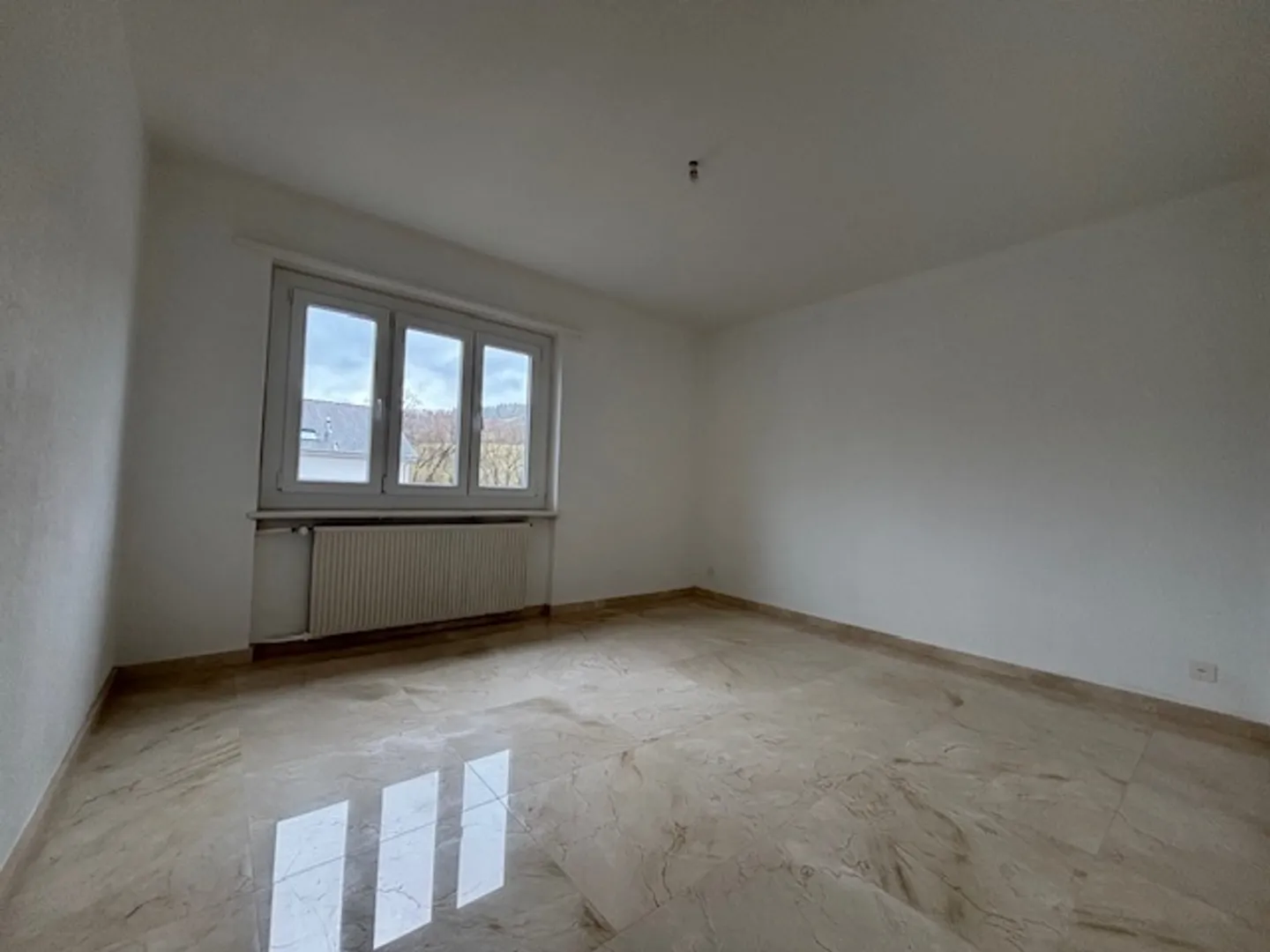 Piccolo appartamento di 3,5 stanze in affitto - Foto 6 di 7