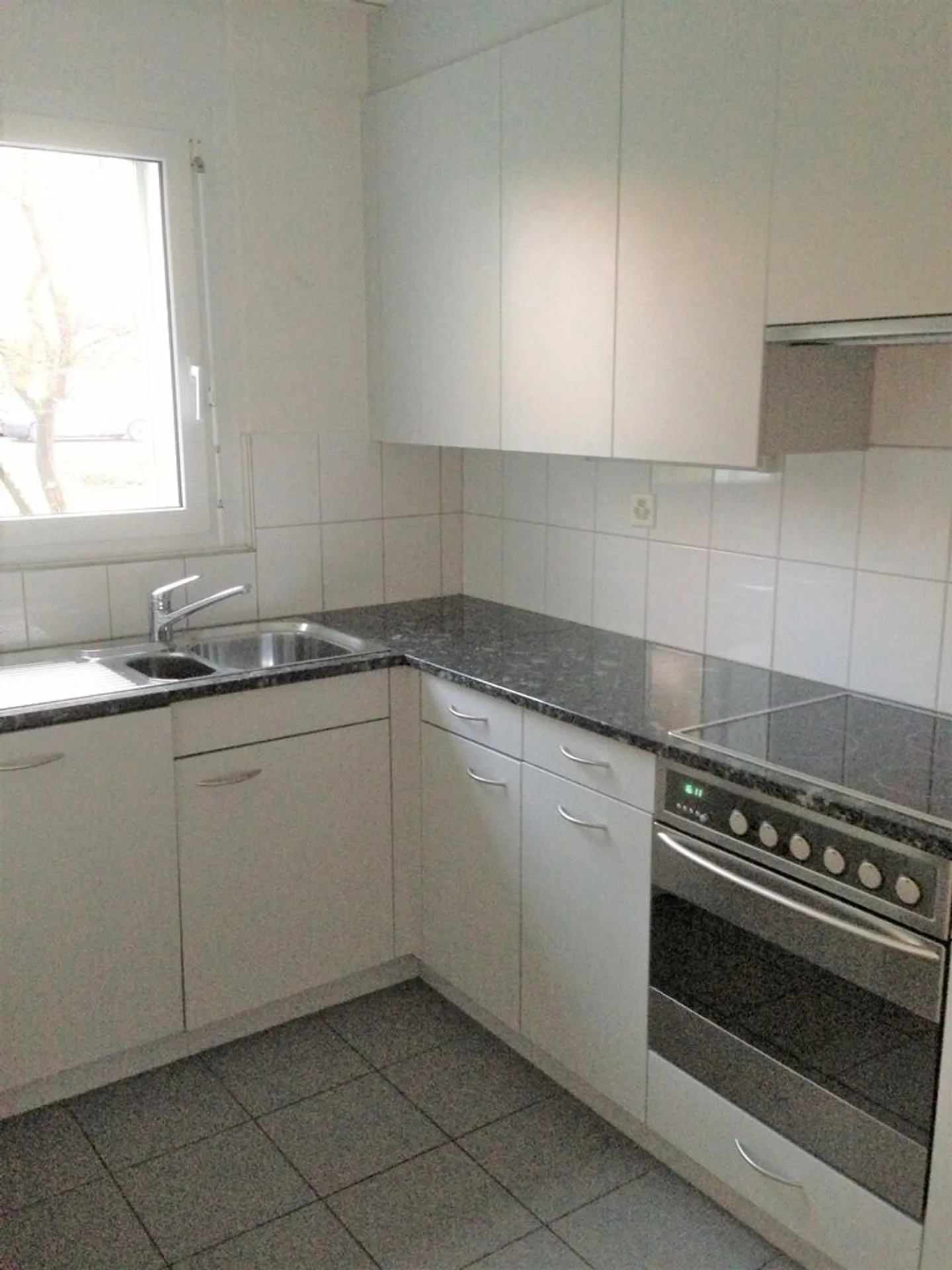 Beautiful apartment seeks new tenant - Photo 5 of 9