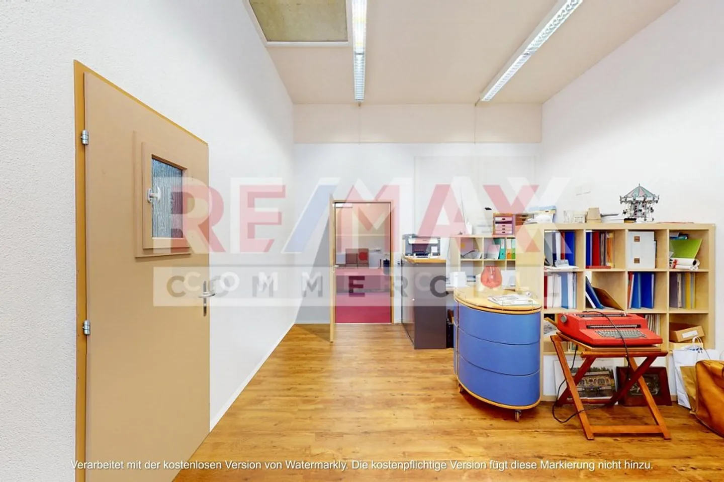 Gewerberaum ebenerdig; Showroom, Loft-Büro, Praxis, Atelier, usw. Höhe ca. 3.5 m, 210 m² & UG 180 m² - Foto 5 di 9