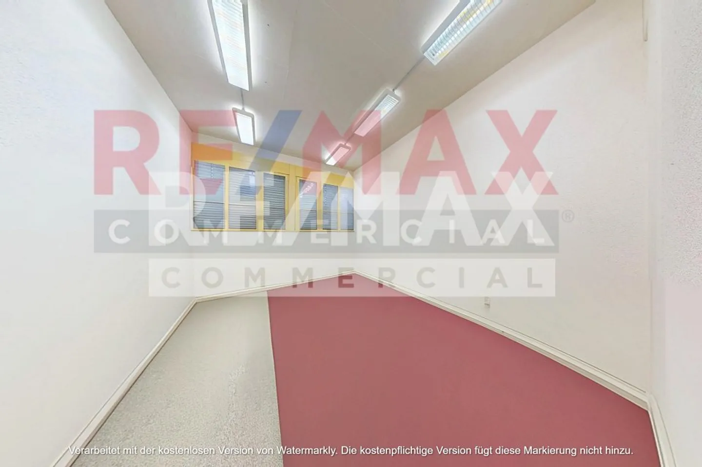 Gewerberaum ebenerdig; Showroom, Loft-Büro, Praxis, Atelier, usw. Höhe ca. 3.5 m, 210 m² & UG 180 m² - Foto 9 di 9