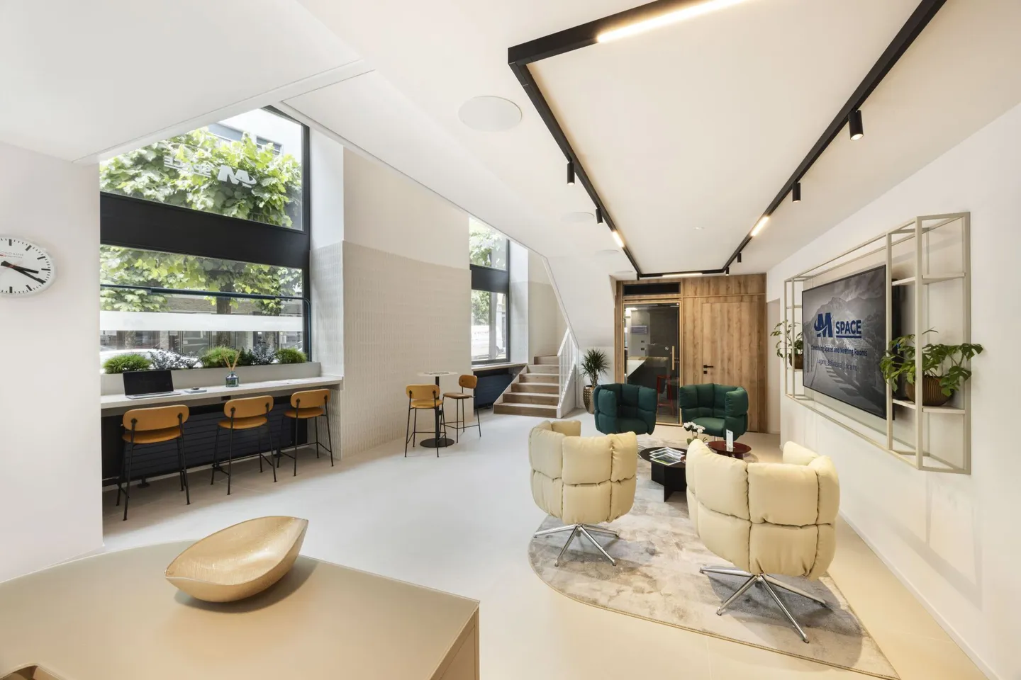 Investimento immobiliare: spazio commerciale locato con rendimento garantito - Foto 3 di 6