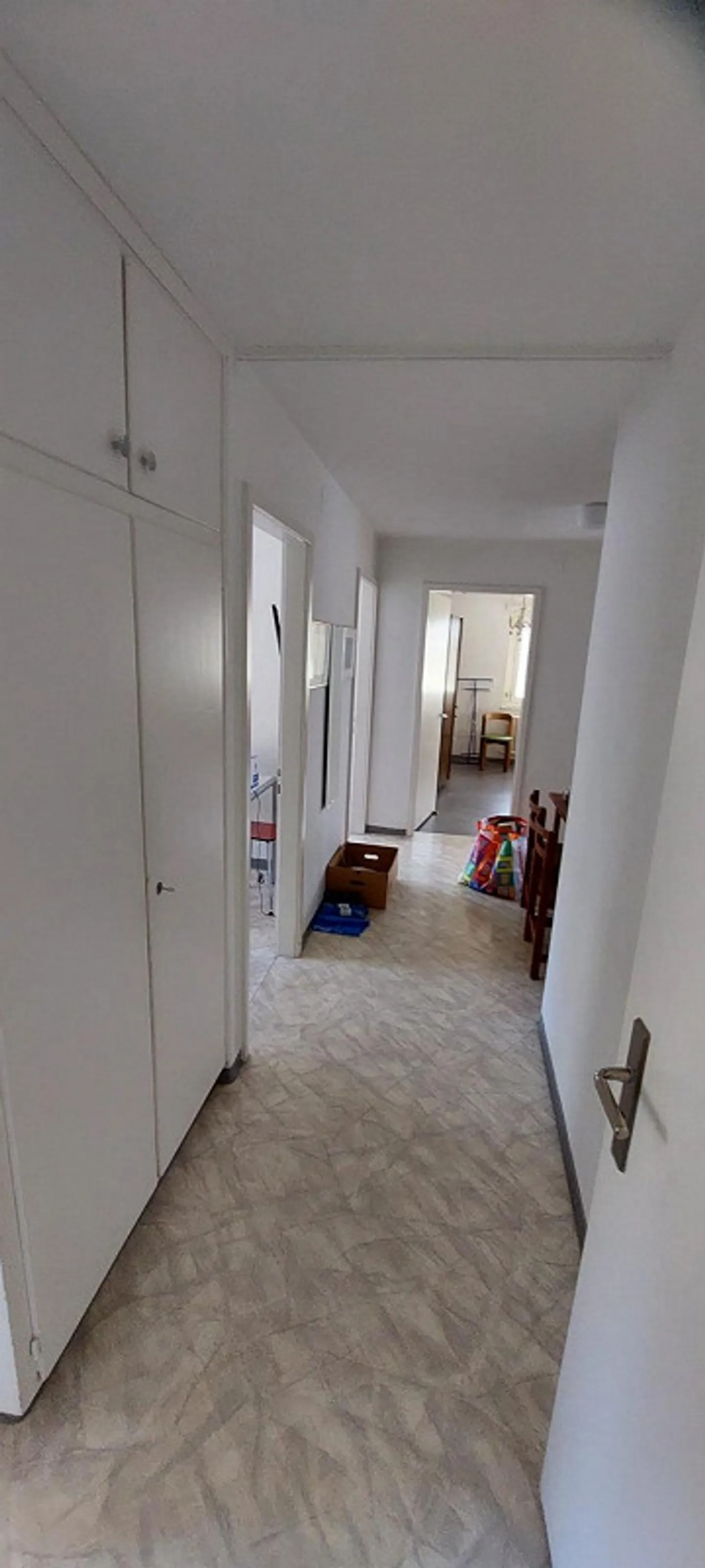 Recherche de locataires avec enfants pour un appartement de 3,5 pièces (67m2) à Oberwil - Photo 9 sur 11