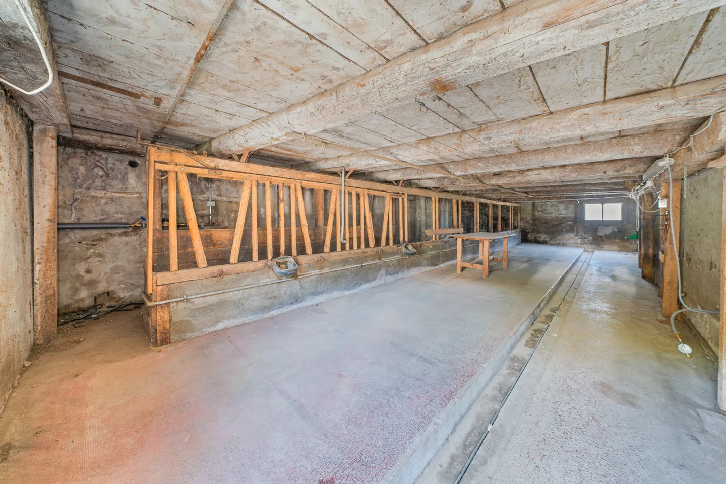 Authentic Valaisan chalet to reinvent - Photo 10 of 14
