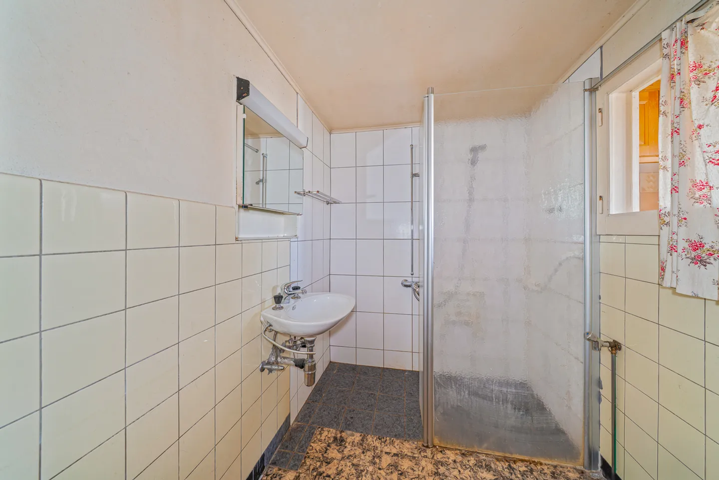 Authentic Valaisan chalet to reinvent - Photo 8 of 14