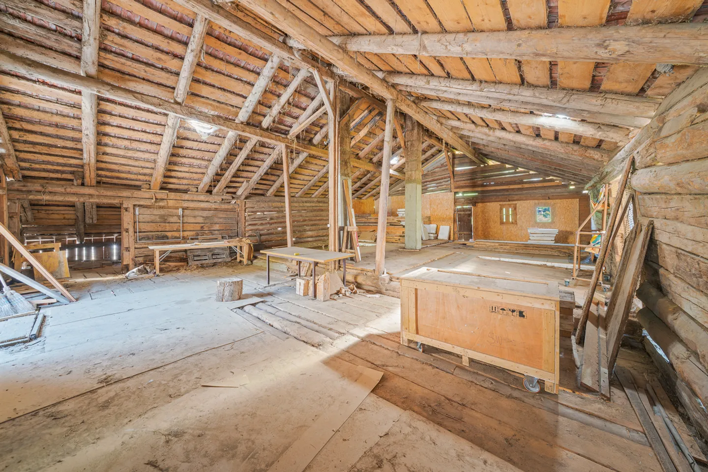 Authentic Valaisan chalet to reinvent - Photo 12 of 14