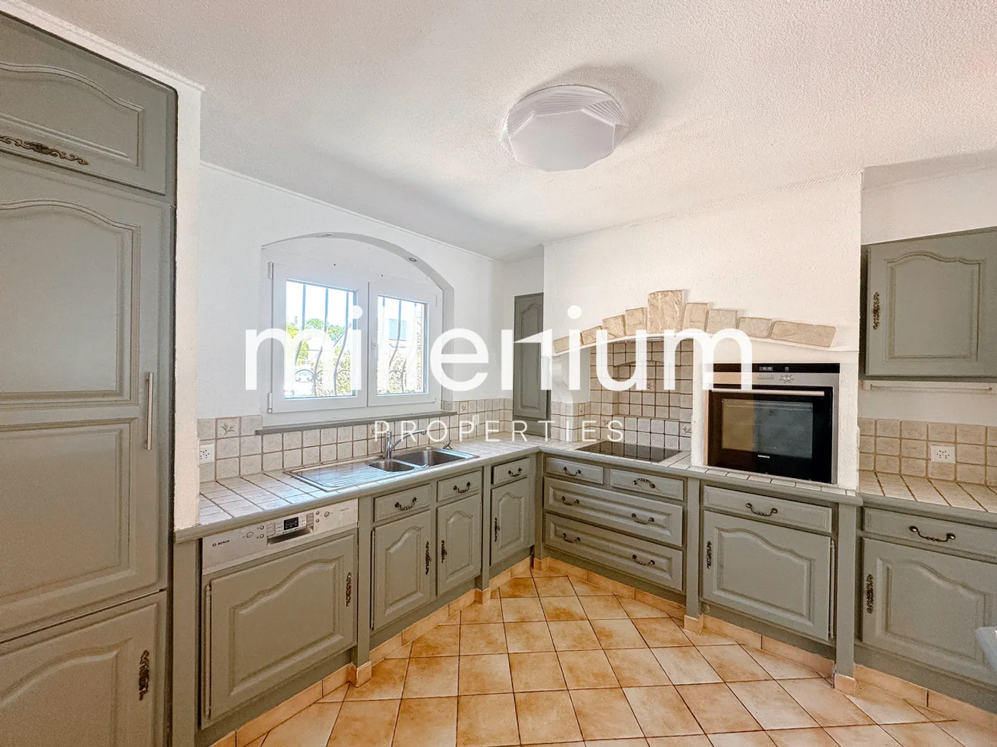 Maison individuelle avec jardin, piscine et studio privé à Genthod - Photo 2 sur 13