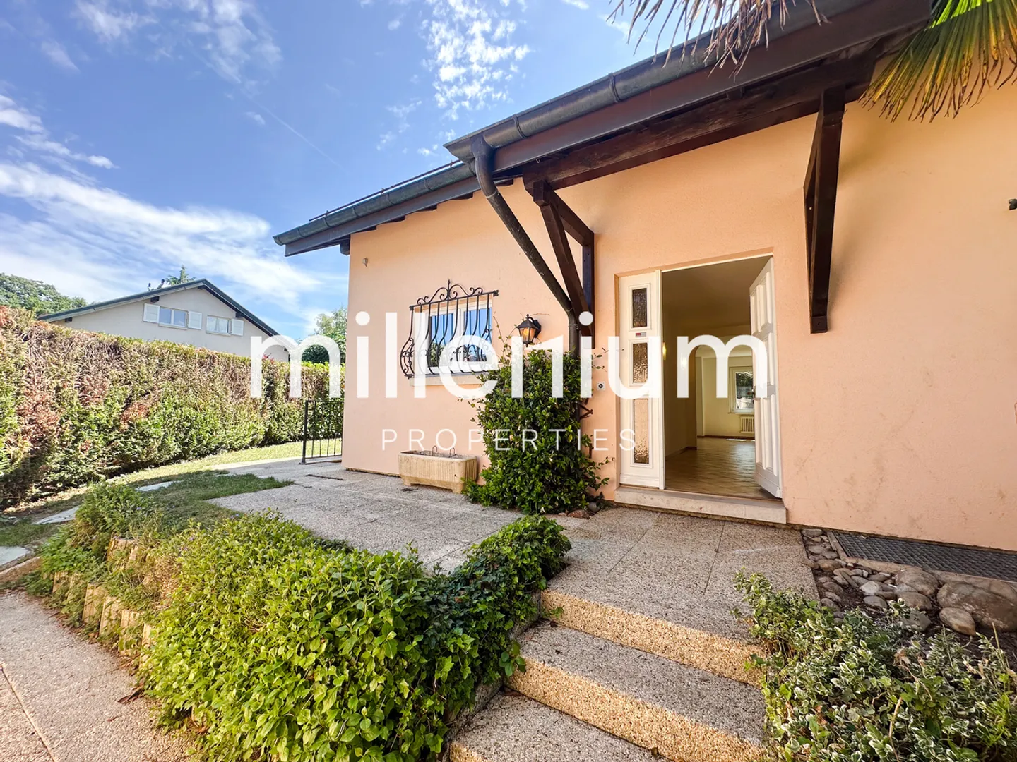 Maison individuelle avec jardin, piscine et studio privé à Genthod - Photo 5 sur 13