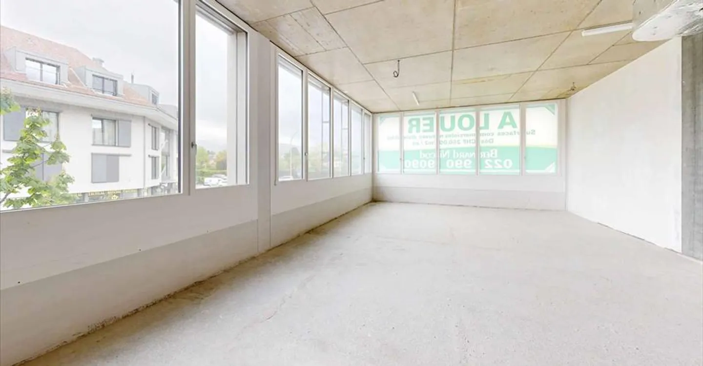 Spazio ufficio in affitto - Foto 2 di 12