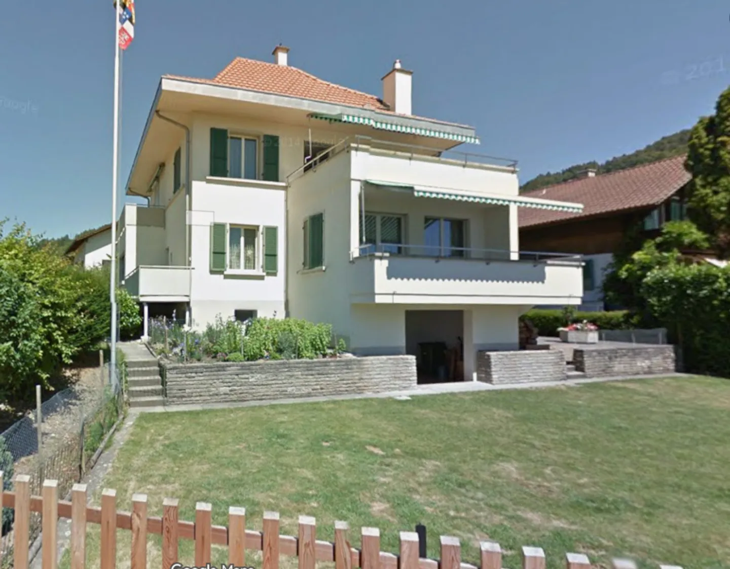 House in a quiet neighborhood with a lot of potential - Photo 1 of 8