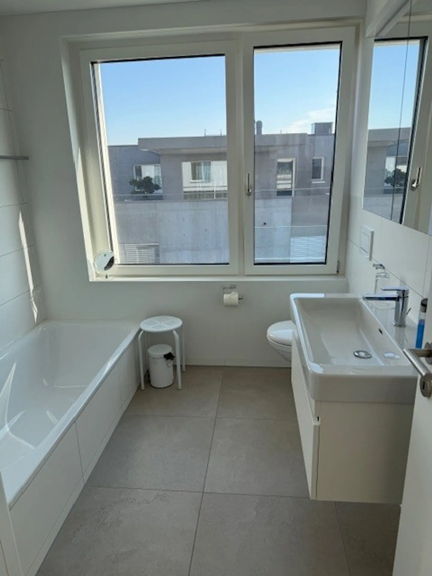 Exclusive Apartment with Lake View - Photo 9 of 10