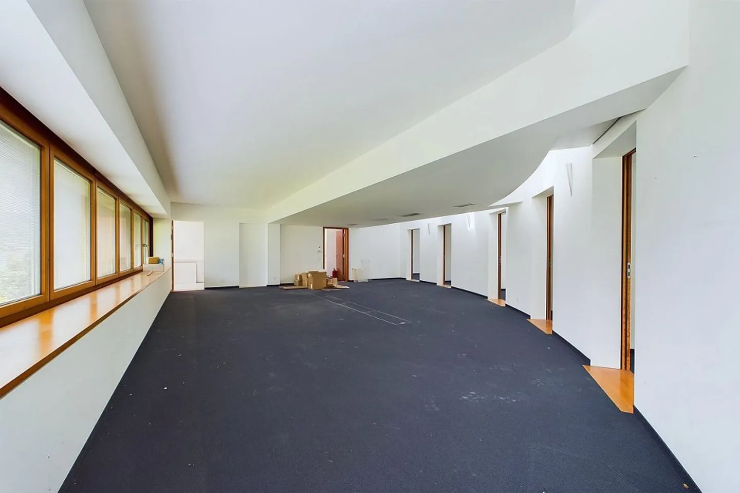 Appartement moderne et élégant de 4 pièces à Comano - Photo 5 sur 13