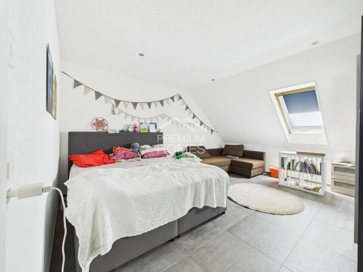 Bright Attic Apartment to Fall in Love With - Photo 6 of 7