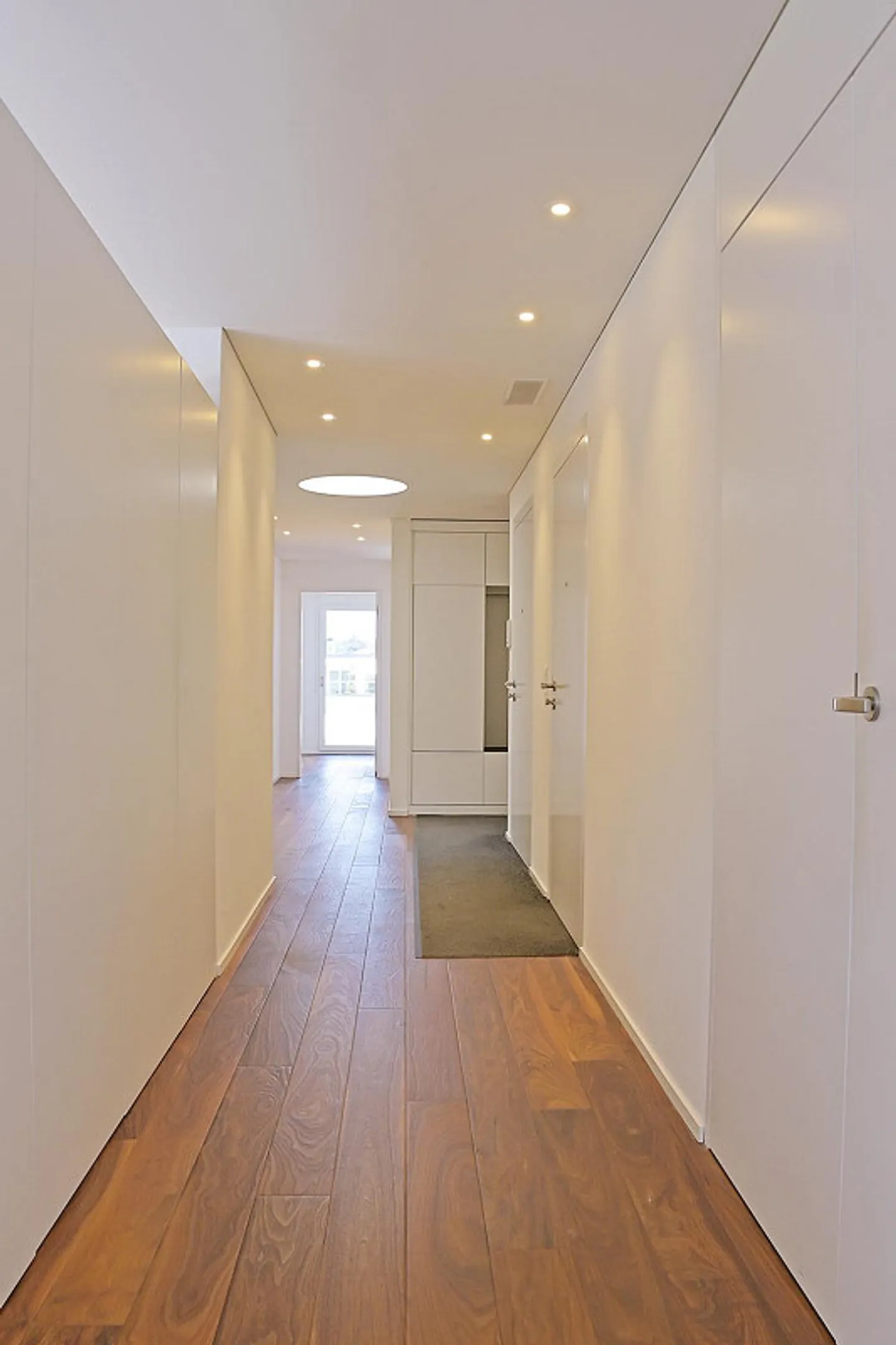 Appartement Attique de Luxe avec Terrasse - Photo 5 sur 13