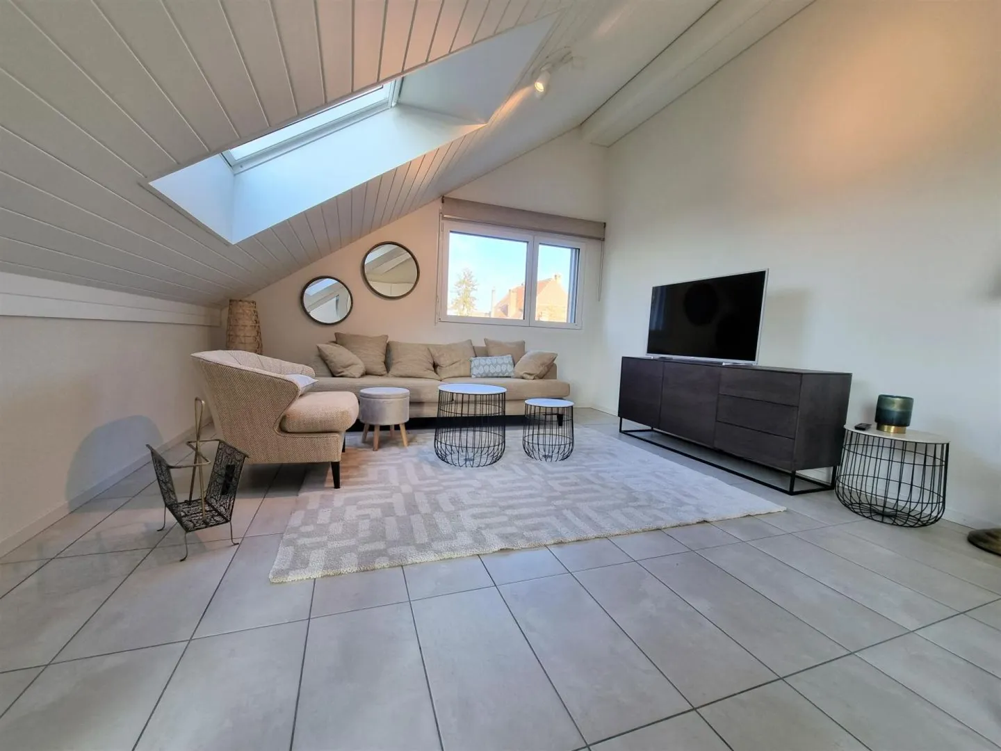 Grandcour - Appartamento arredato 3.5 locali all'ultimo piano - Foto 3 di 12