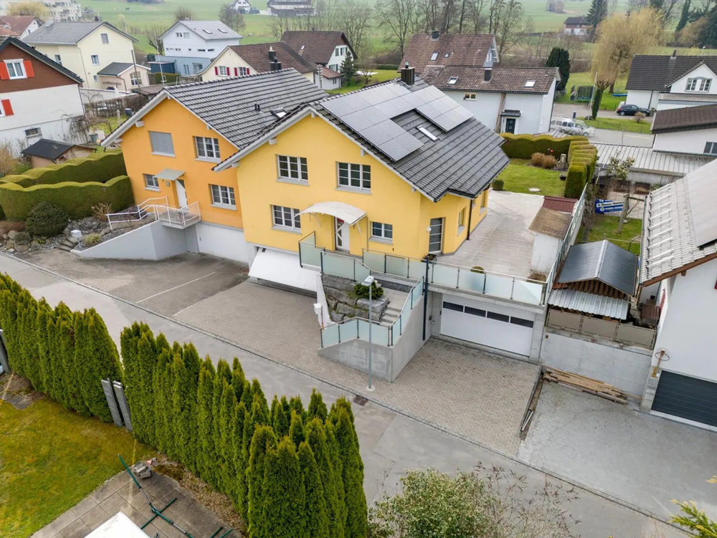 Spazio per la famiglia, hobby ed energia – La tua casa dei sogni ad Andwil SG - Foto 2 di 30