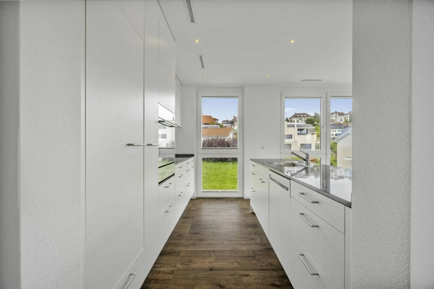MORE SPACE, MORE QUIET, MORE VIEW - Photo 2 of 8