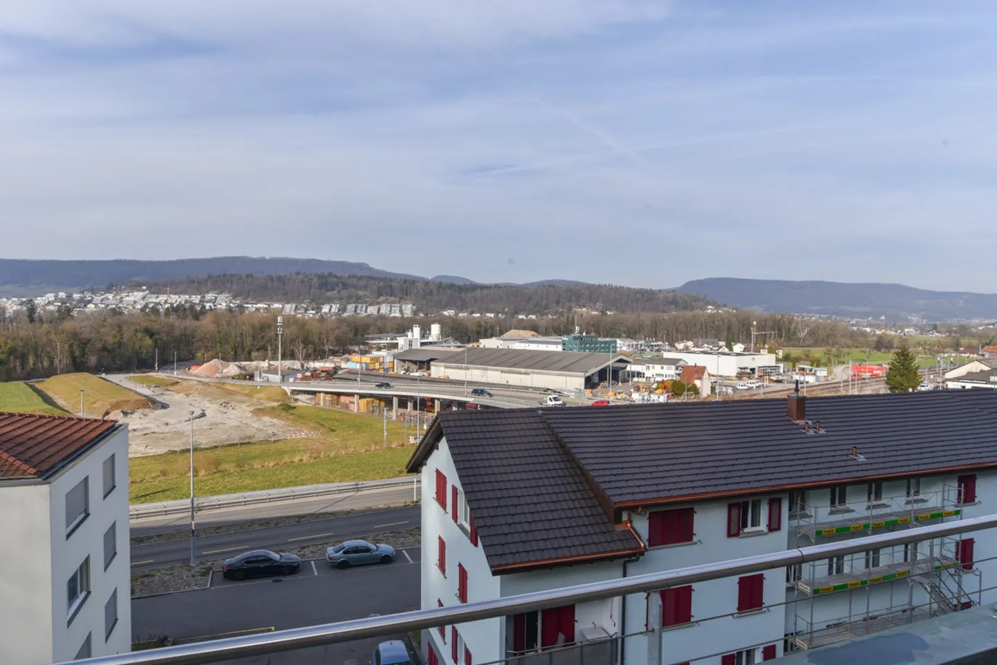 Affordable penthouse apartment with beautiful view | Large terrace with winter garden - Photo 3 of 15