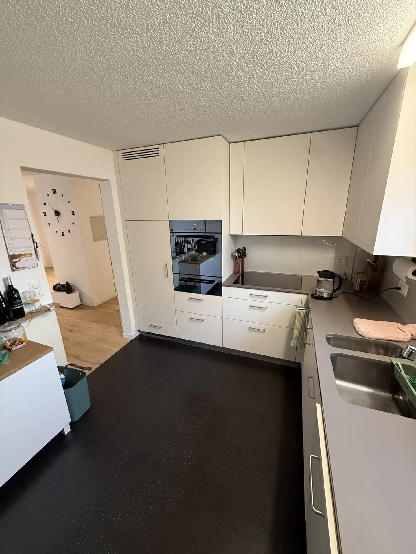 Apartment for rent - Photo 3 of 9