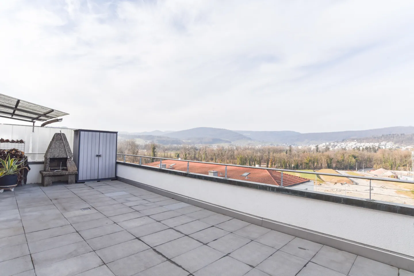 Affordable penthouse apartment with beautiful view | Large terrace with winter garden - Photo 11 of 15