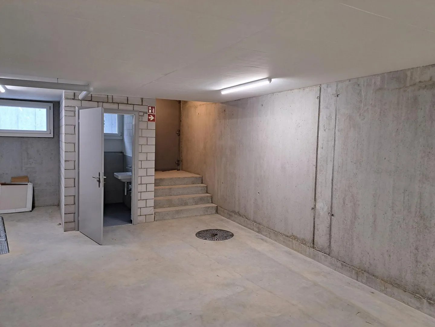 Geräumiger Gewerberaum - Foto 1 von 8
