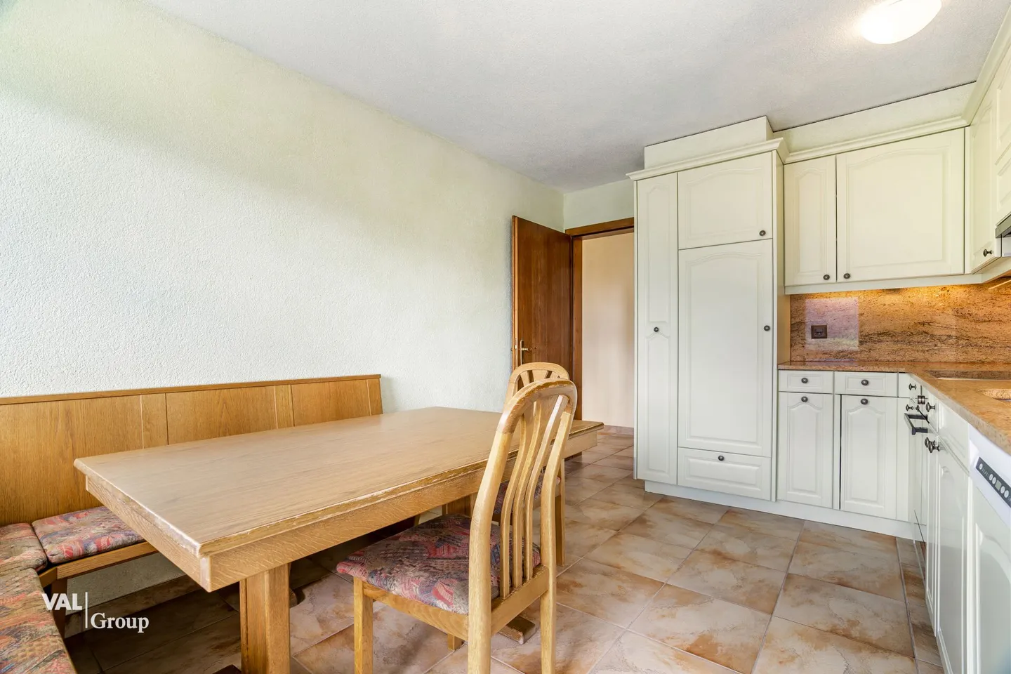 Sunny, quiet and with mountain view - Your living paradise in Ausserberg - Photo 3 of 14