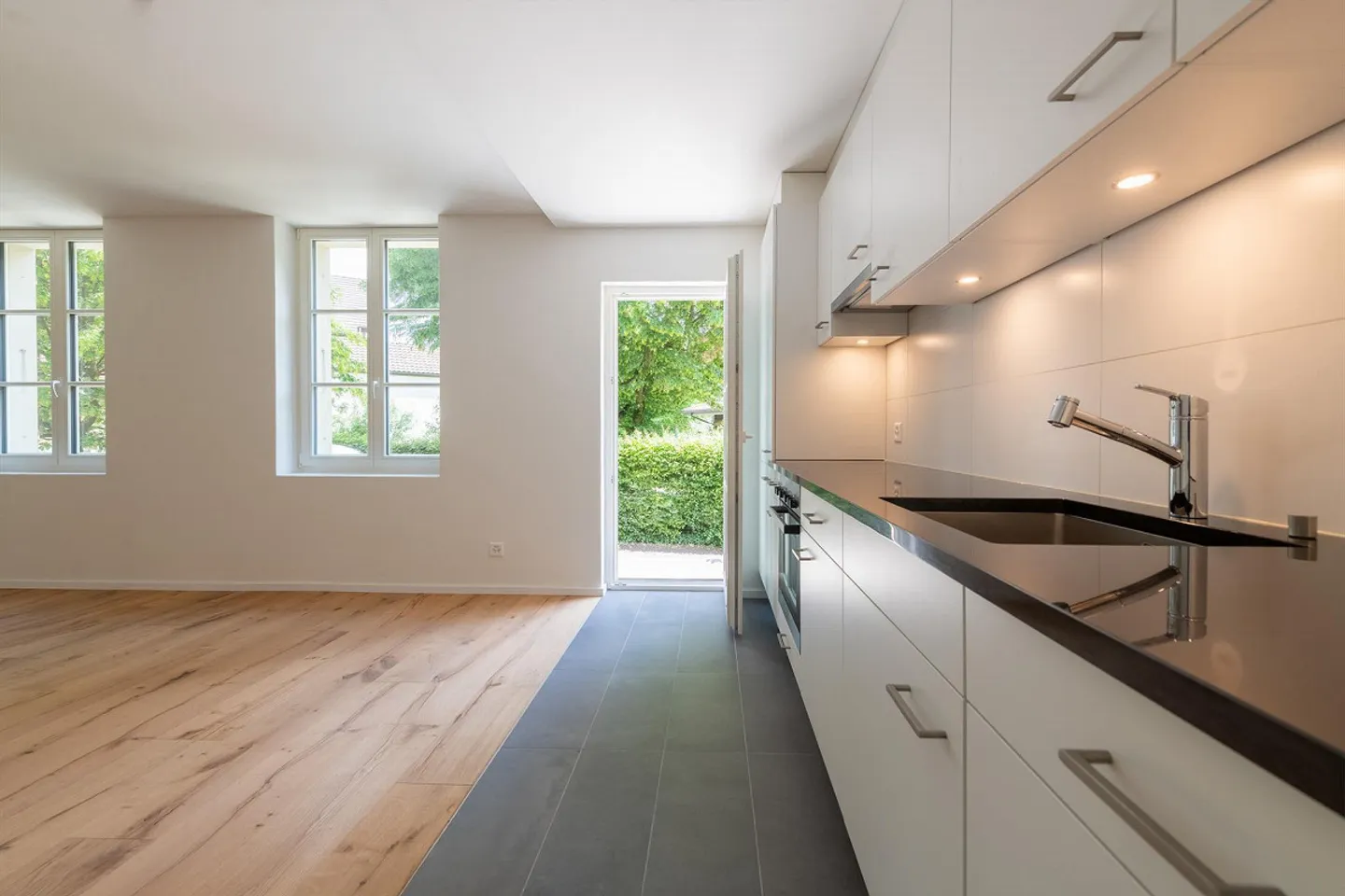 Appartamento elegante di 2,5 stanze con fascino d'epoca - Foto 2 di 6