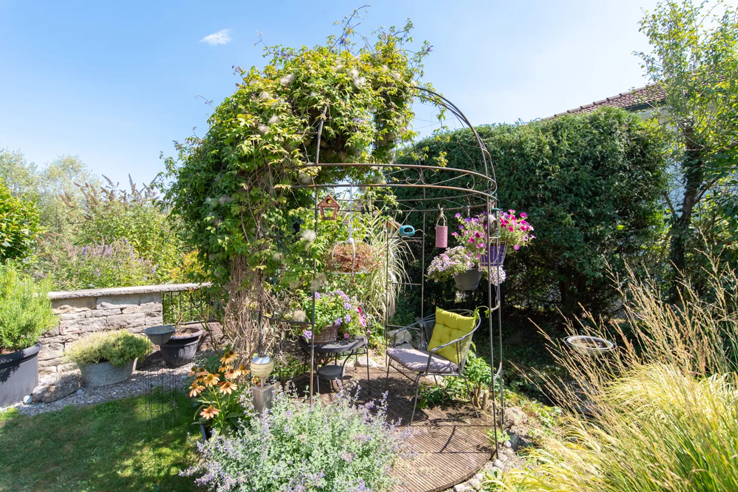 Gartenparadies trifft solide Baukunst – Ihr neues Zuhause! - Foto 6 von 13