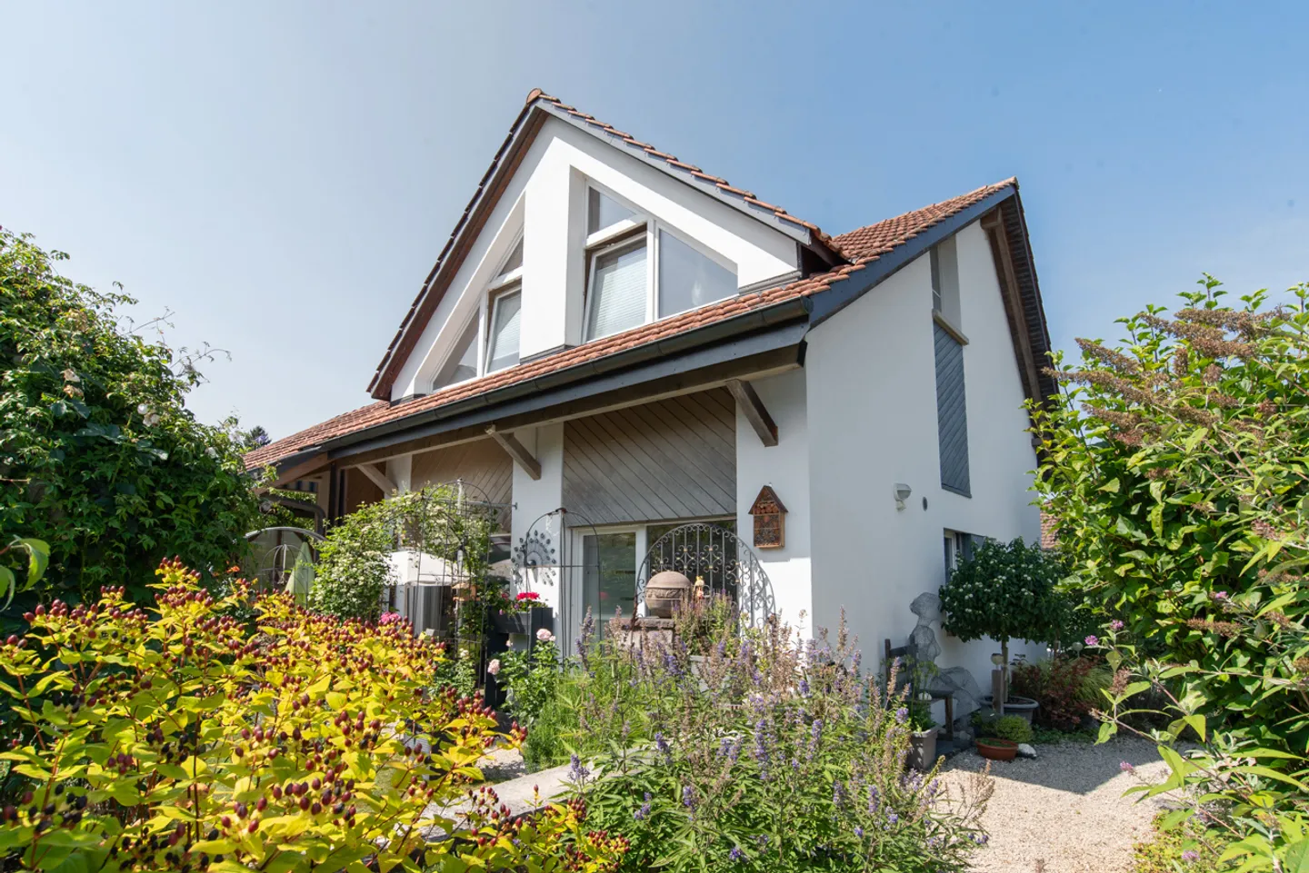 Gartenparadies trifft solide Baukunst – Ihr neues Zuhause! - Foto 11 von 13