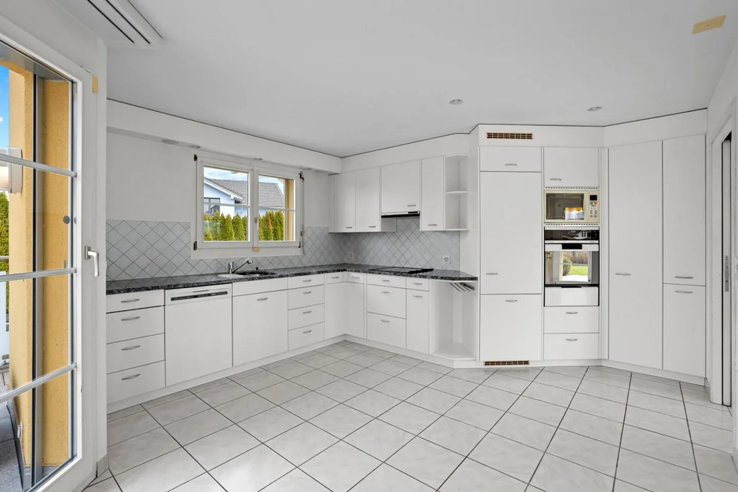 Spazio per la famiglia, hobby ed energia – La tua casa dei sogni ad Andwil SG - Foto 16 di 30