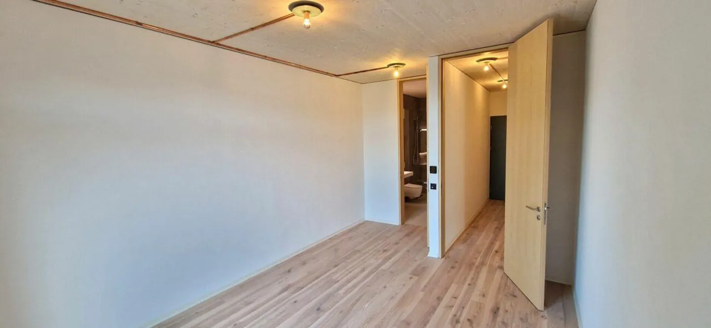 Bell'appartamento con giardino in posizione centrale - Foto 3 di 12