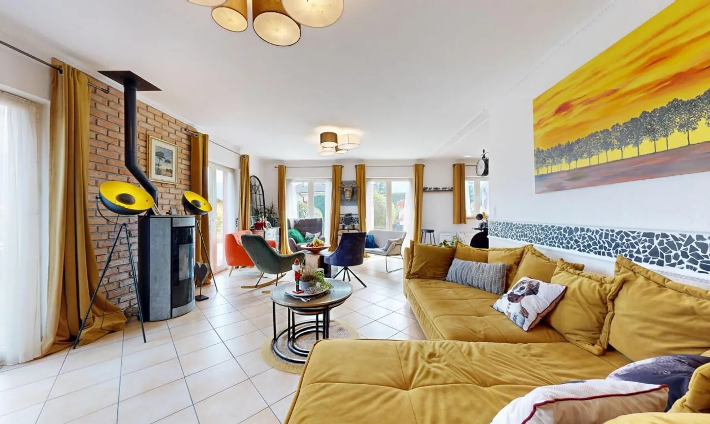 Affascinante casa spaziosa con bel spazio esterno - Foto 4 di 11