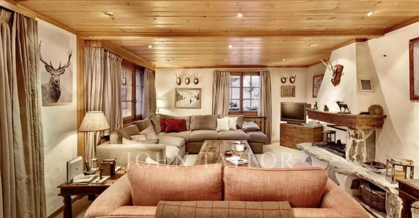 Charming Alpine Chalet - Photo 5 of 12