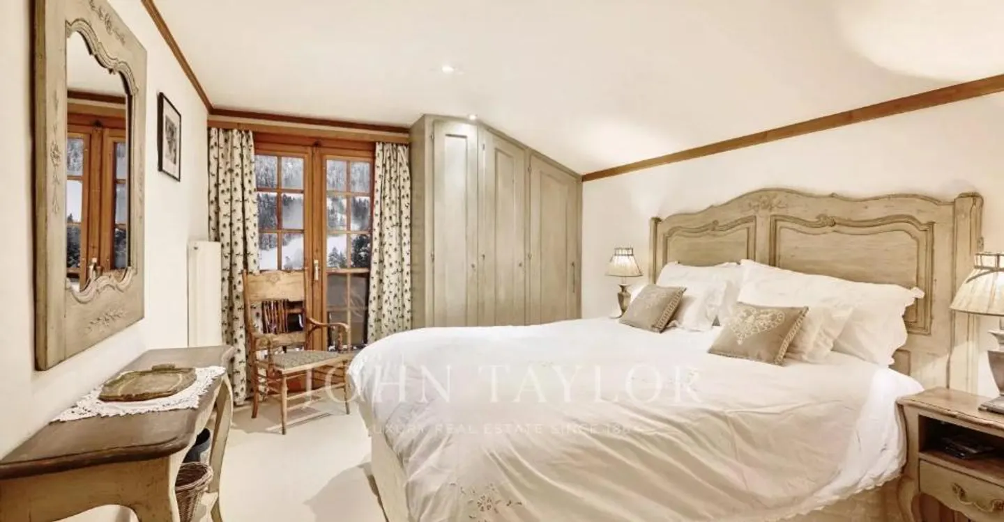 Charming Alpine Chalet - Photo 7 of 12