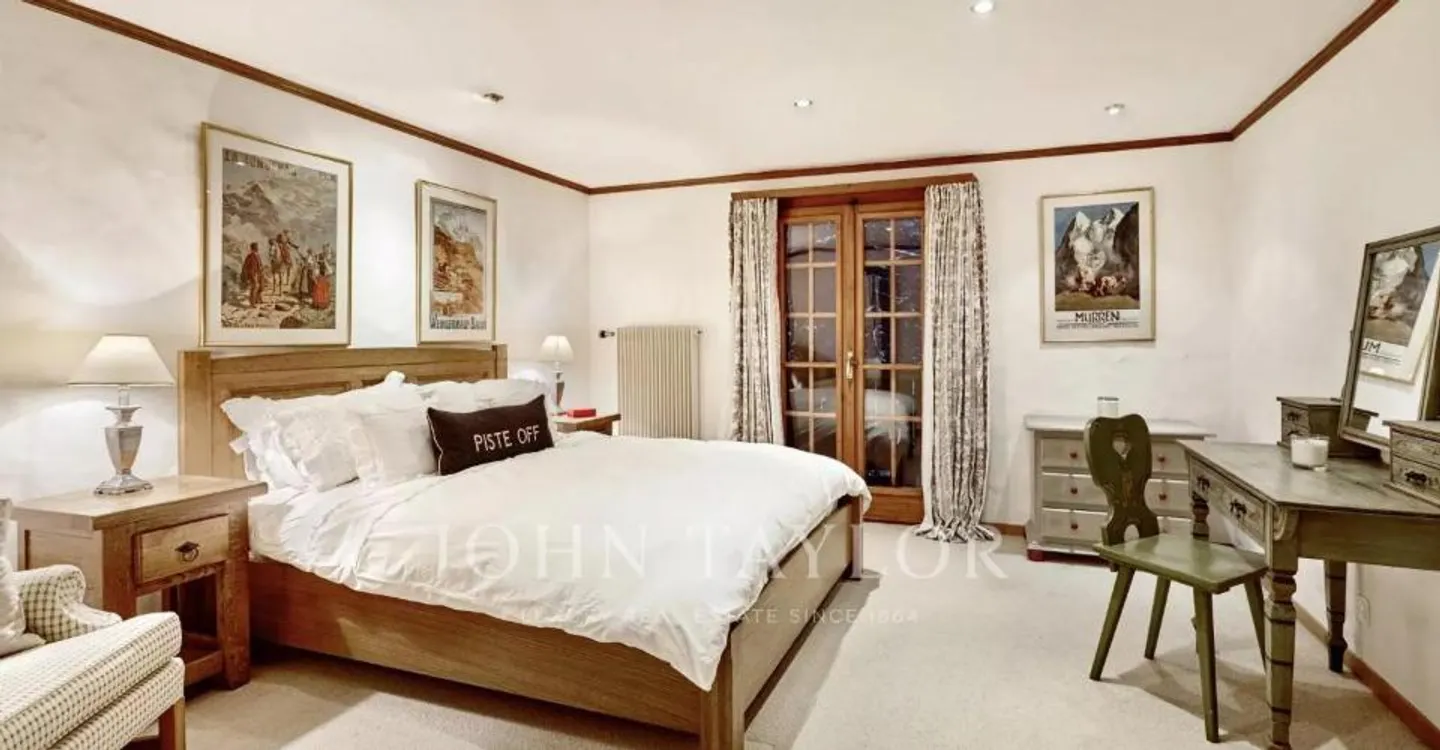Charming Alpine Chalet - Photo 8 of 12