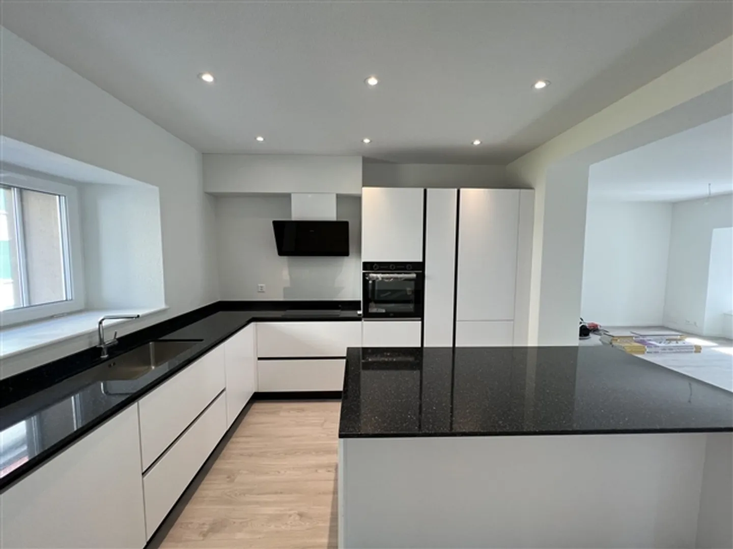 St-Imier, magnificent new building with large balcony - Photo 1 of 9