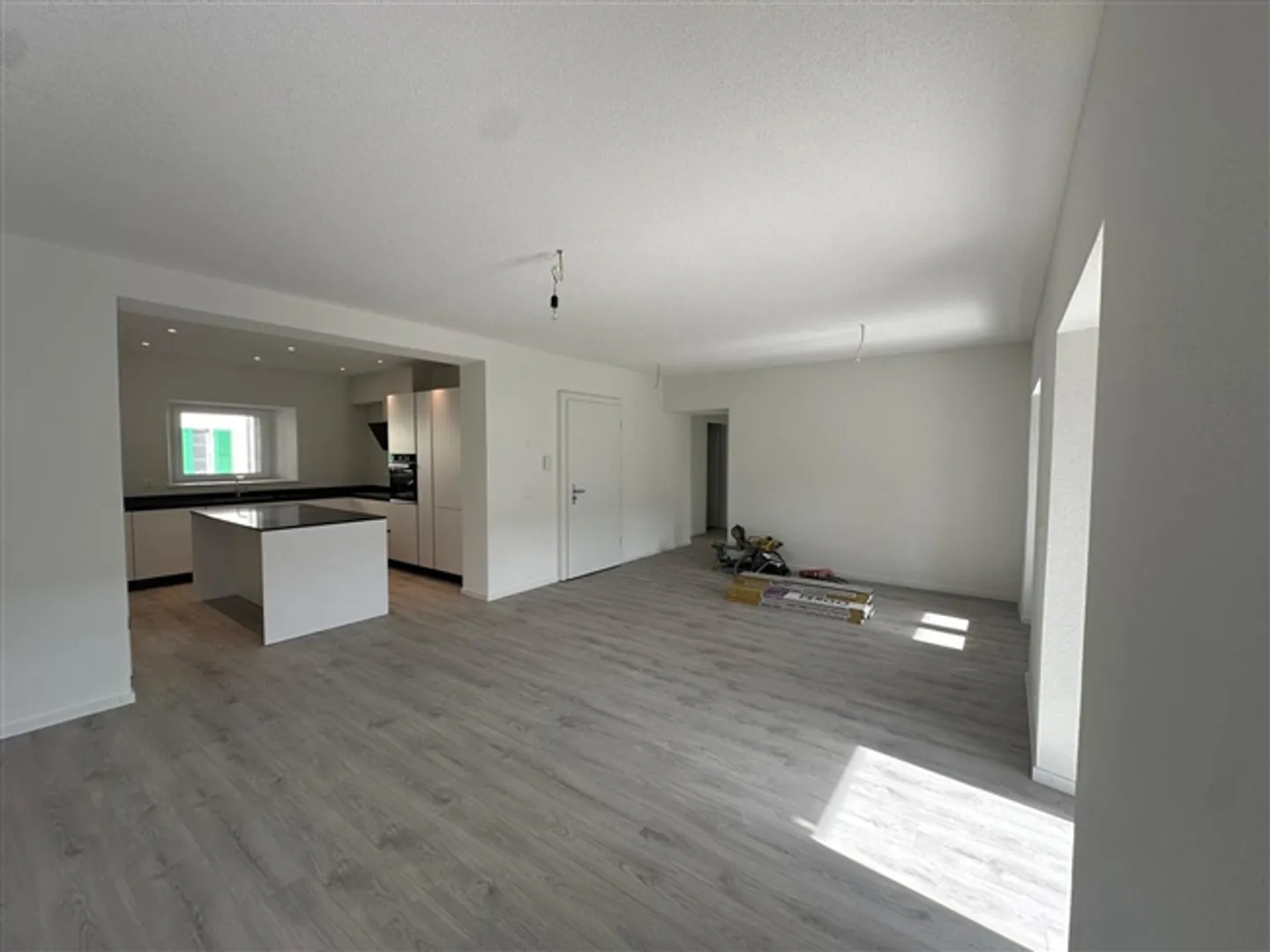 St-Imier, magnificent new building with large balcony - Photo 3 of 9