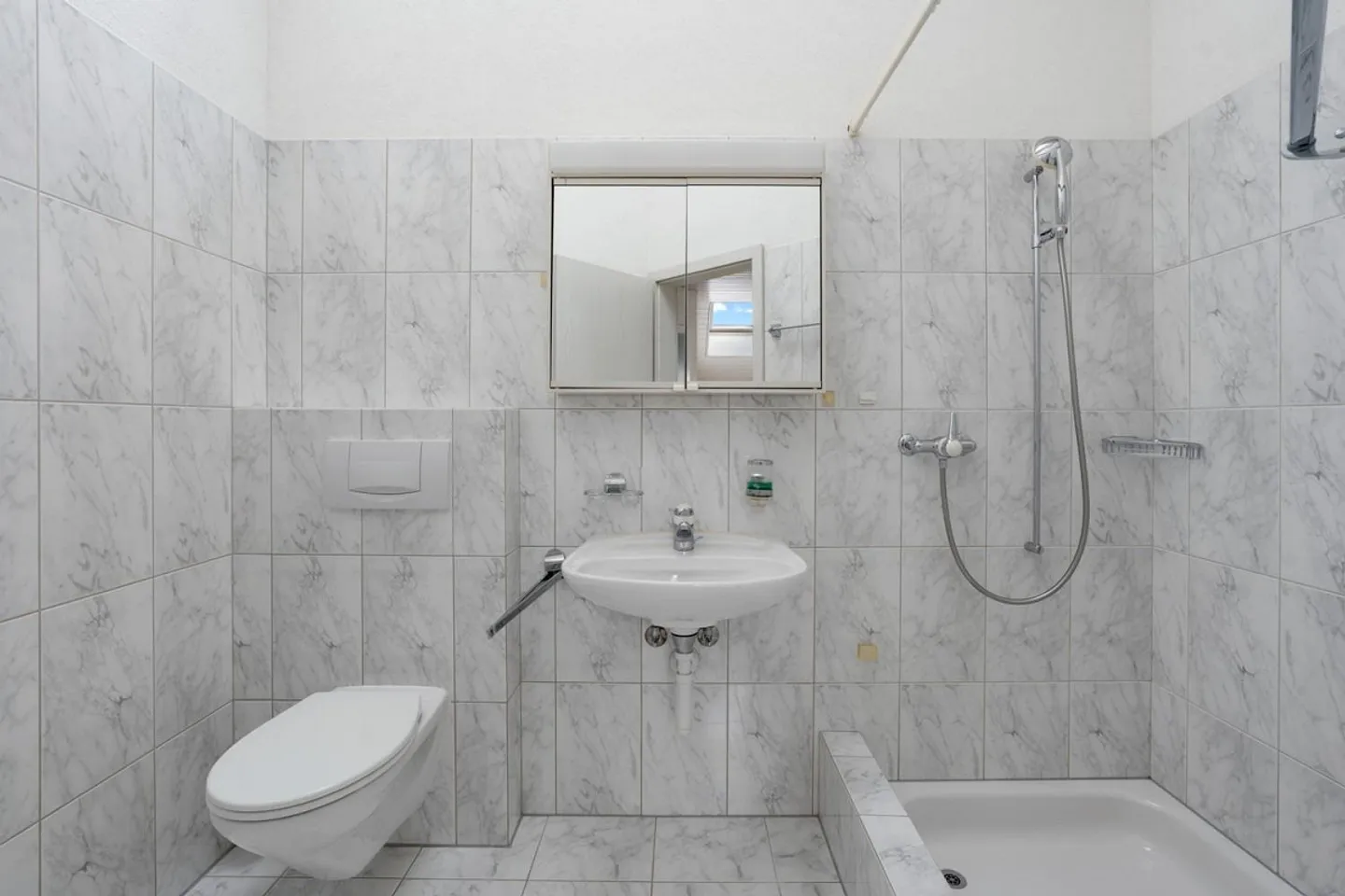 Spazio per la famiglia, hobby ed energia – La tua casa dei sogni ad Andwil SG - Foto 25 di 30