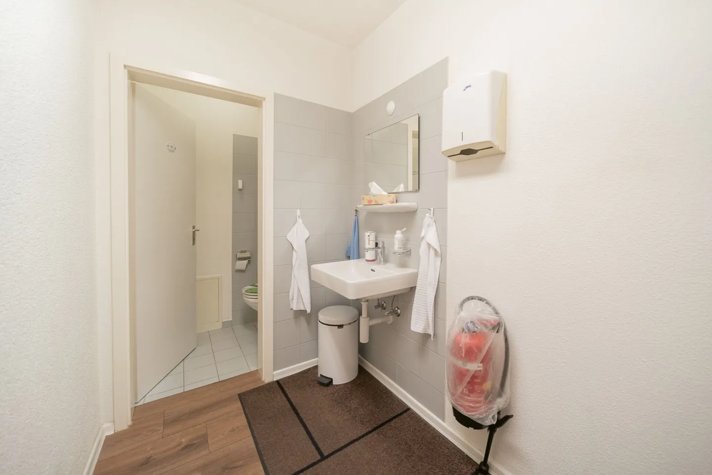 100m² Commerciale, Pratica o Ufficio - Foto 8 di 12