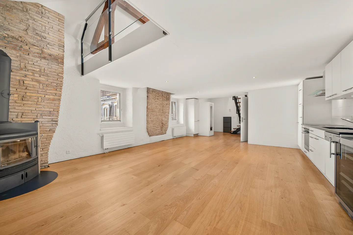 In the heart of Vevey, a stone's throw from the lake, a charming property - Photo 4 of 13