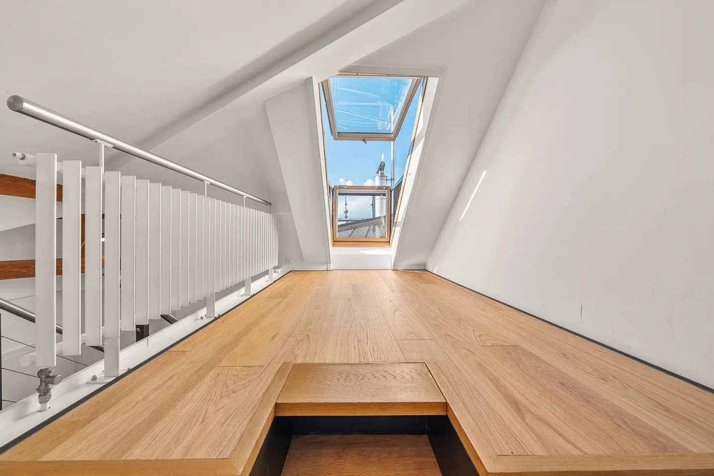 In the heart of Vevey, a stone's throw from the lake, a charming property - Photo 7 of 13